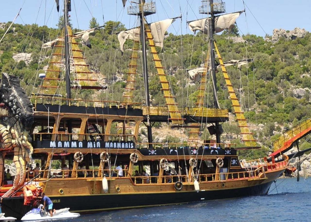 Medusa Pirate Boat Tour